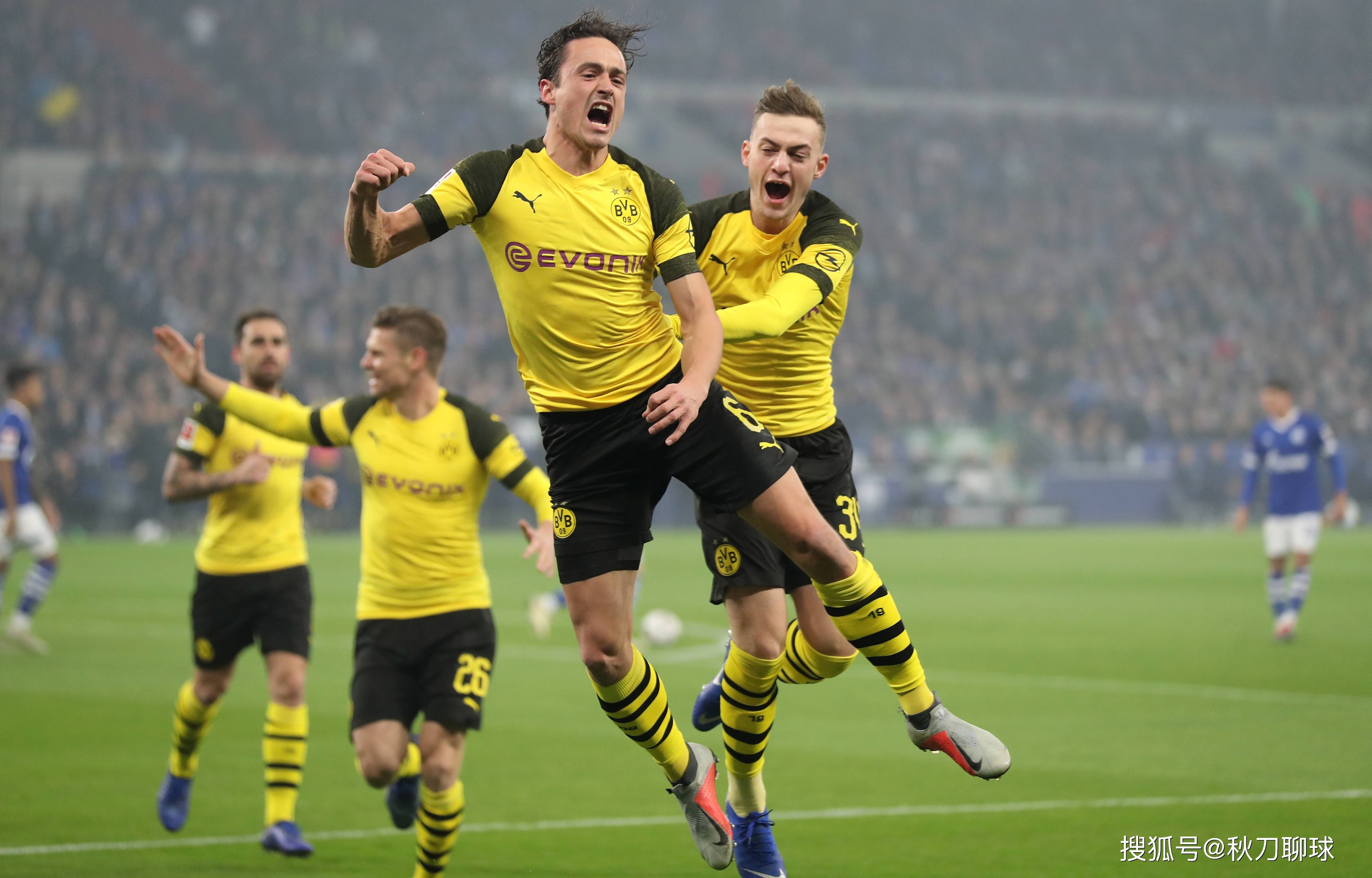 包含多特蒙德主场大捷，球员赛后激动庆祝胜利，发生语言到了.的词条